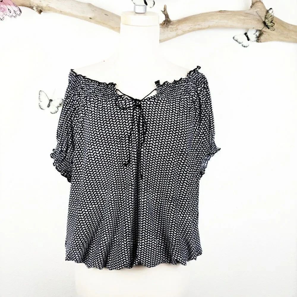 Isabella Rodriguez short sleeve peasant style top